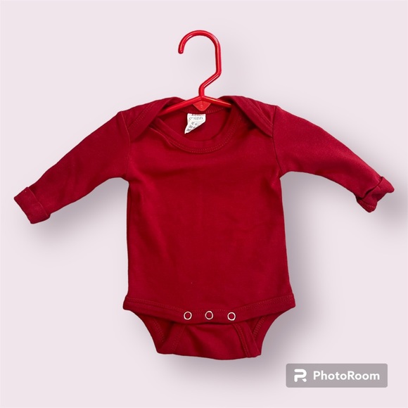 kate quinn Other - Kate Quinn Berry Red Onesie size Newborn